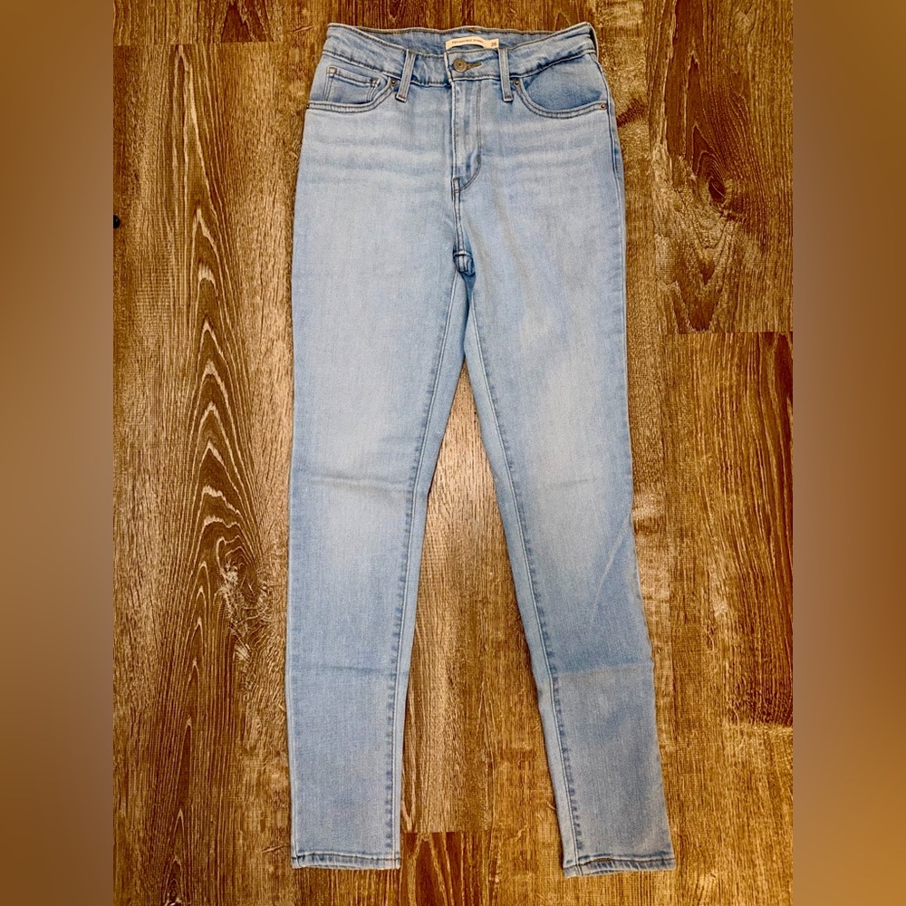 LEVI’s 721 High Rise Skinny light wash